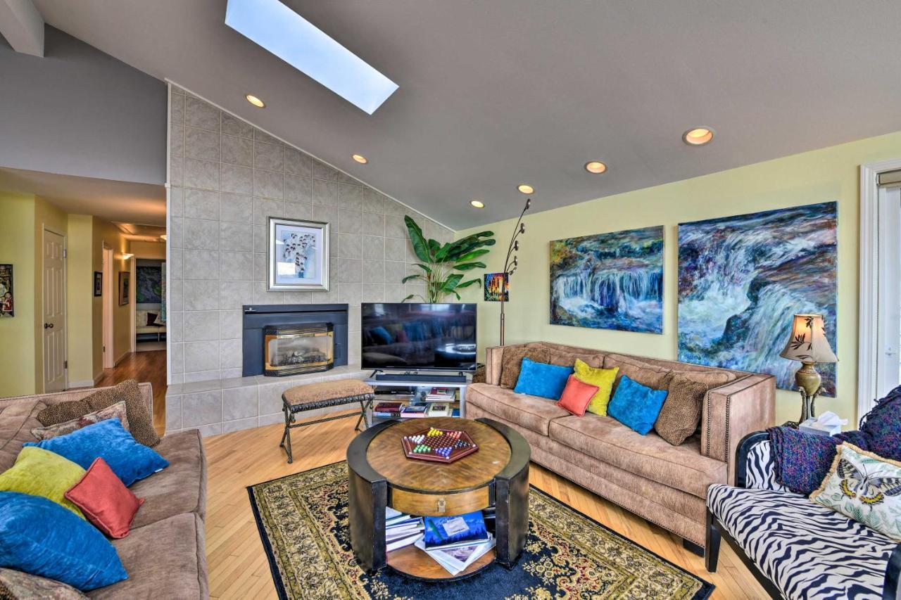 Anacortes Paradise Vacation Rental With Water Views! Exterior photo